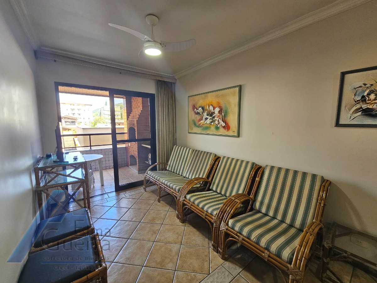 Ubatuba, Praia Grande - Apartamento com 02 dormitórios sendo 01 suíte, a 100 metros do mar.