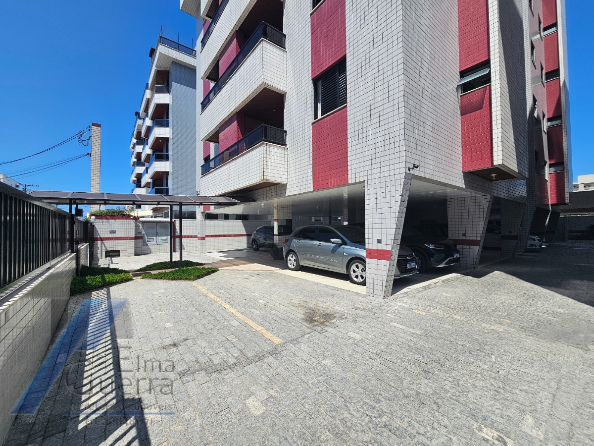 Ubatuba, Praia Grande - Apartamento com 02 dormitórios sendo 01 suíte, a 100 metros do mar.