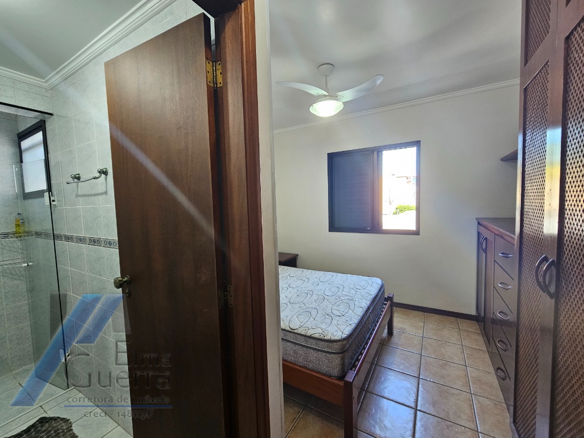 Ubatuba, Praia Grande - Apartamento com 02 dormitórios sendo 01 suíte, a 100 metros do mar.