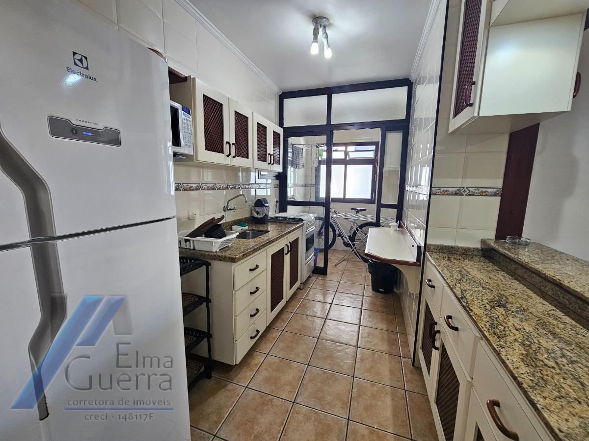 Ubatuba, Praia Grande - Apartamento com 02 dormitórios sendo 01 suíte, a 100 metros do mar.