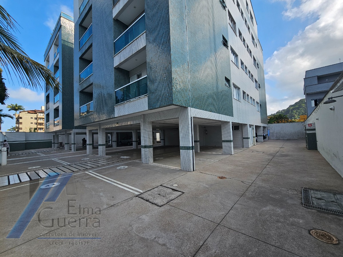 Ubatuba, Praia Grande - Apartamento cobertura duplex com 02 dormitórios sendo 01 suíte, a 400 metros do mar.