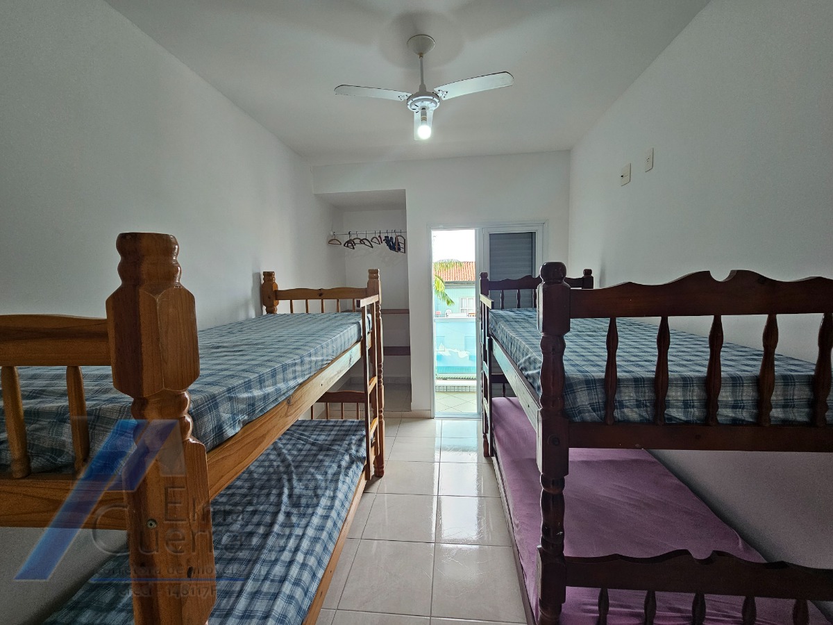 Ubatuba, Praia Grande - Apartamento cobertura duplex com 02 dormitórios sendo 01 suíte, a 400 metros do mar.