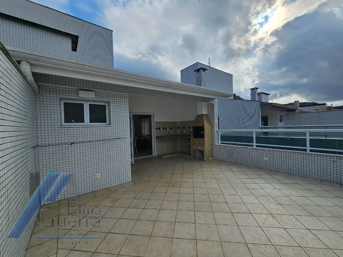 Ubatuba, Praia Grande - Apartamento cobertura duplex com 02 dormitórios sendo 01 suíte, a 400 metros do mar.
