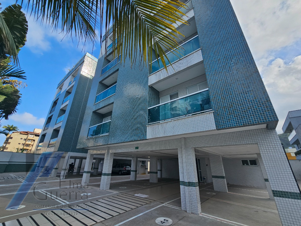 Ubatuba, Praia Grande - Apartamento cobertura duplex com 02 dormitórios sendo 01 suíte, a 400 metros do mar.