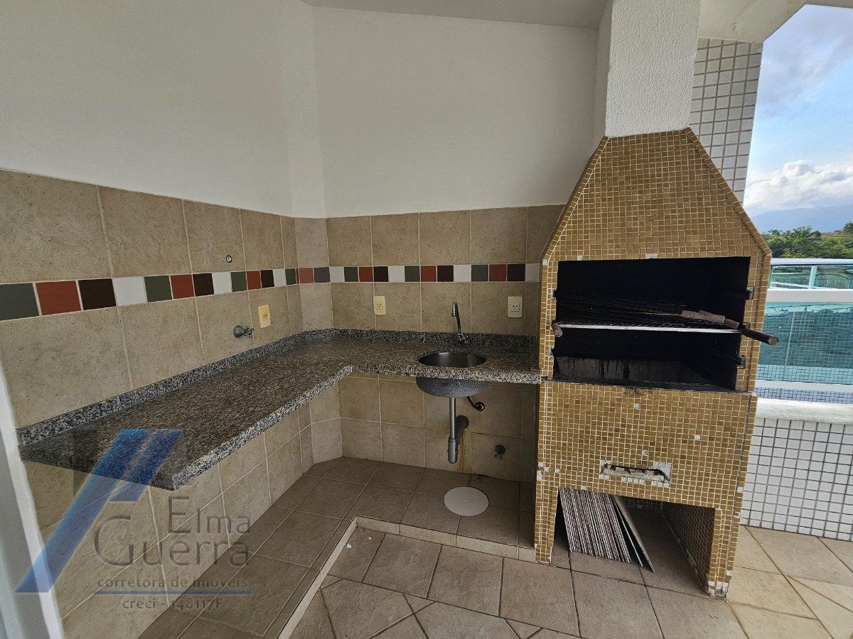 Ubatuba, Praia Grande - Apartamento cobertura duplex com 02 dormitórios sendo 01 suíte, a 400 metros do mar.