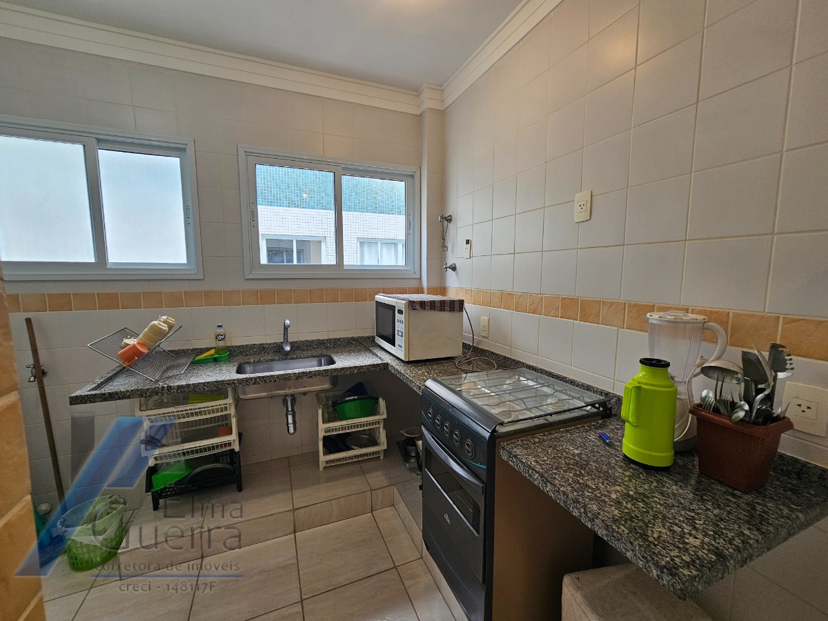 Ubatuba, Praia Grande - Apartamento cobertura duplex com 02 dormitórios sendo 01 suíte, a 400 metros do mar.