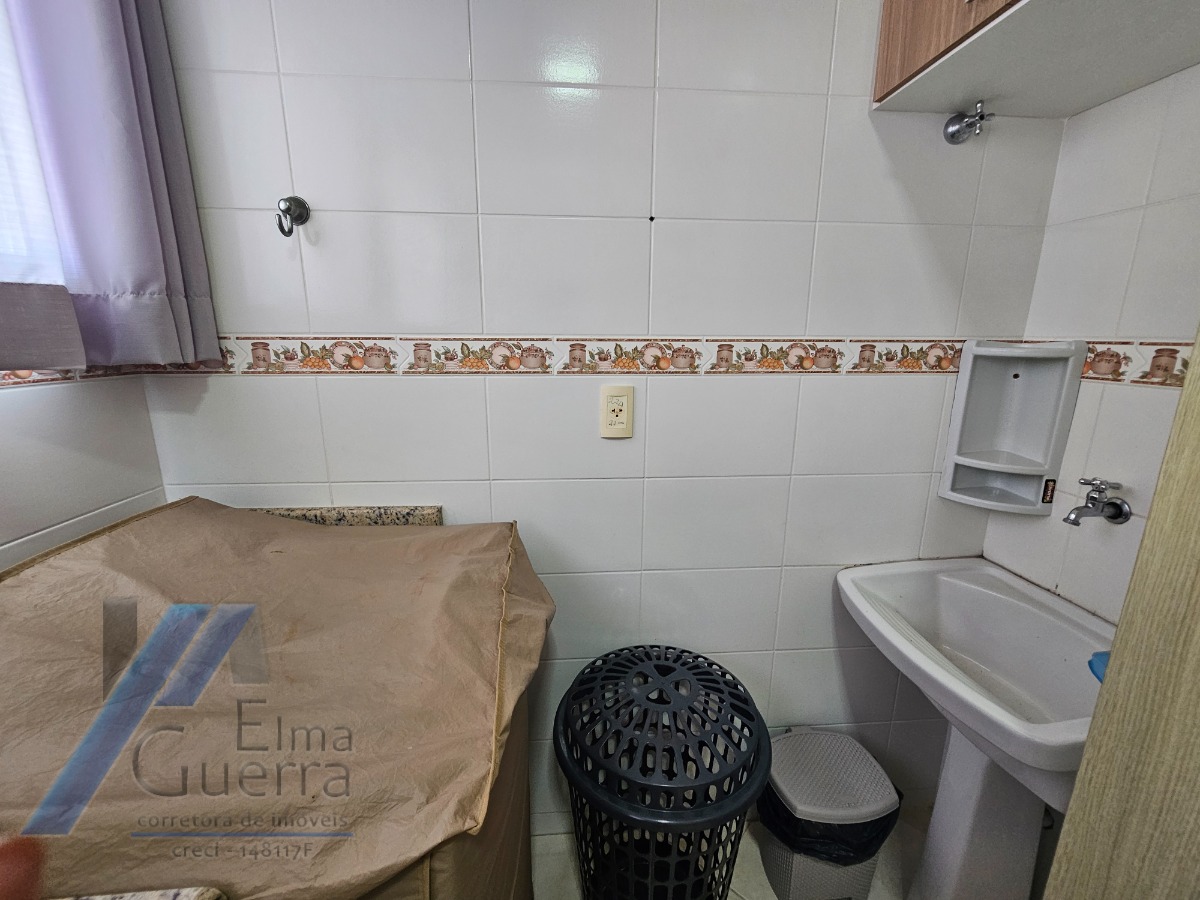 Ubatuba, Praia Grande - Apartamento cobertura duplex com 02 dormitórios sendo 01 suíte, a 400 metros do mar.