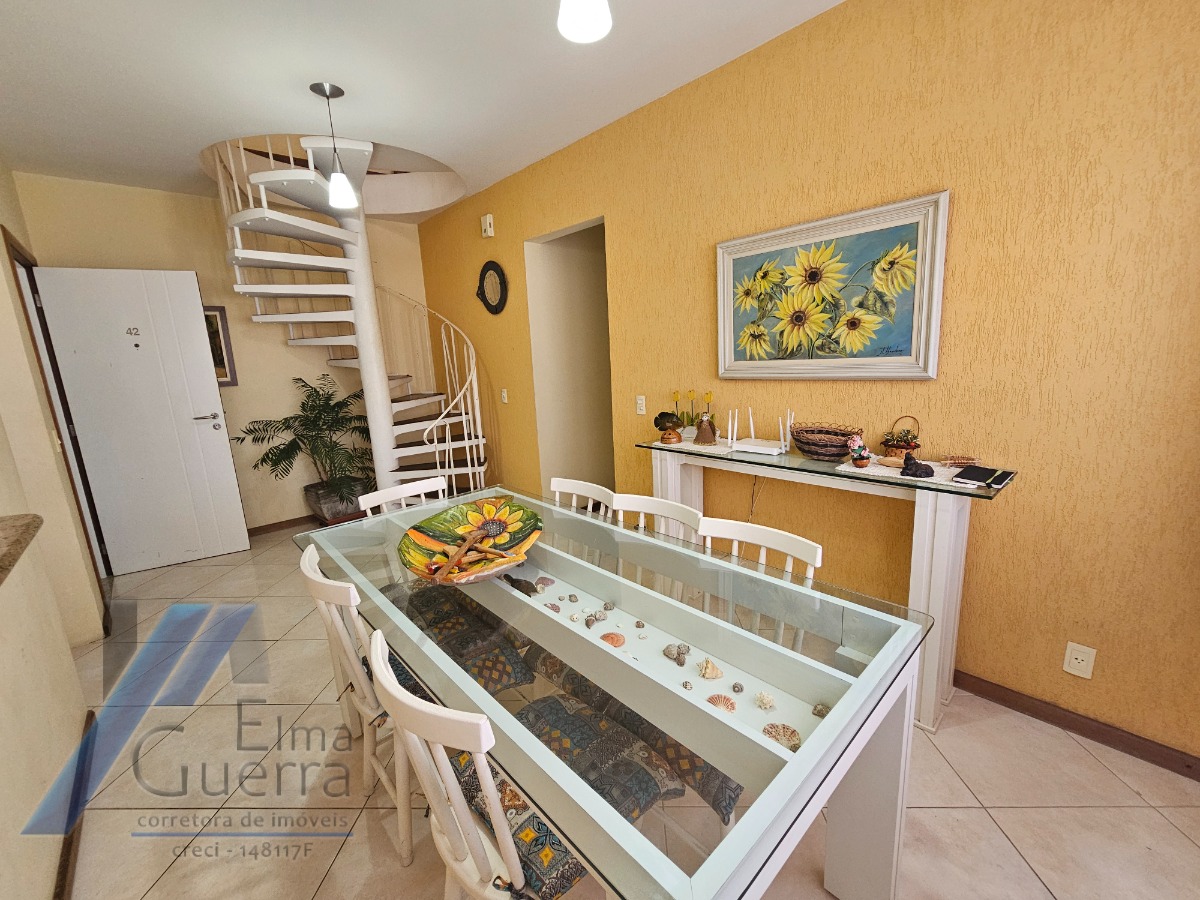 Ubatuba, Praia Grande - Apartamento cobertura duplex com 02 dormitórios sendo 01 suíte, a 400 metros do mar.
