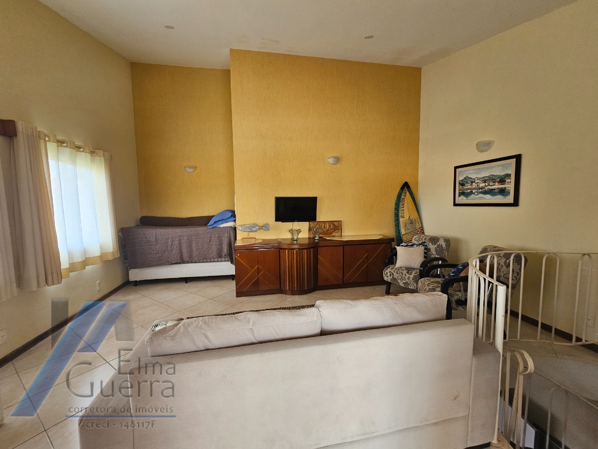 Ubatuba, Praia Grande - Apartamento cobertura duplex com 02 dormitórios sendo 01 suíte, a 400 metros do mar.