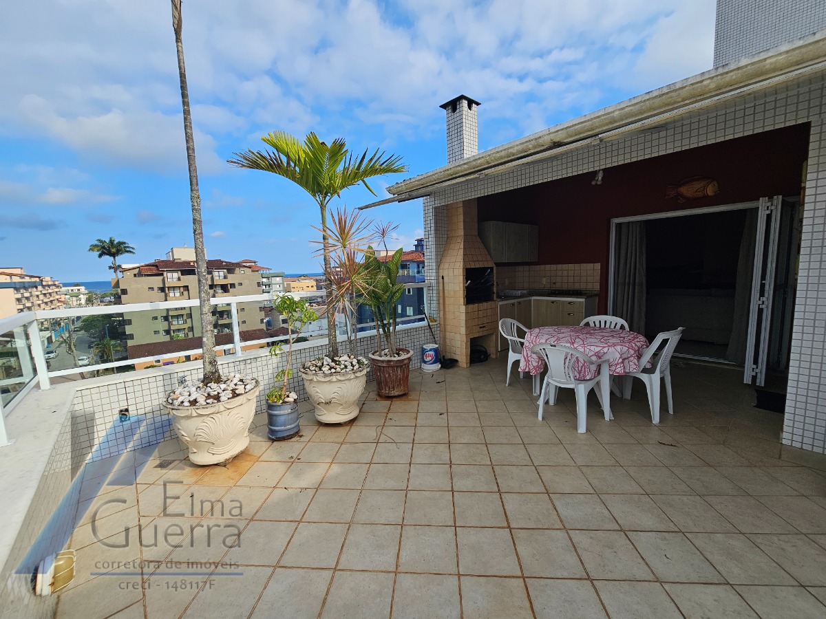 Ubatuba, Praia Grande - Apartamento cobertura duplex com 02 dormitórios sendo 01 suíte, a 400 metros do mar.