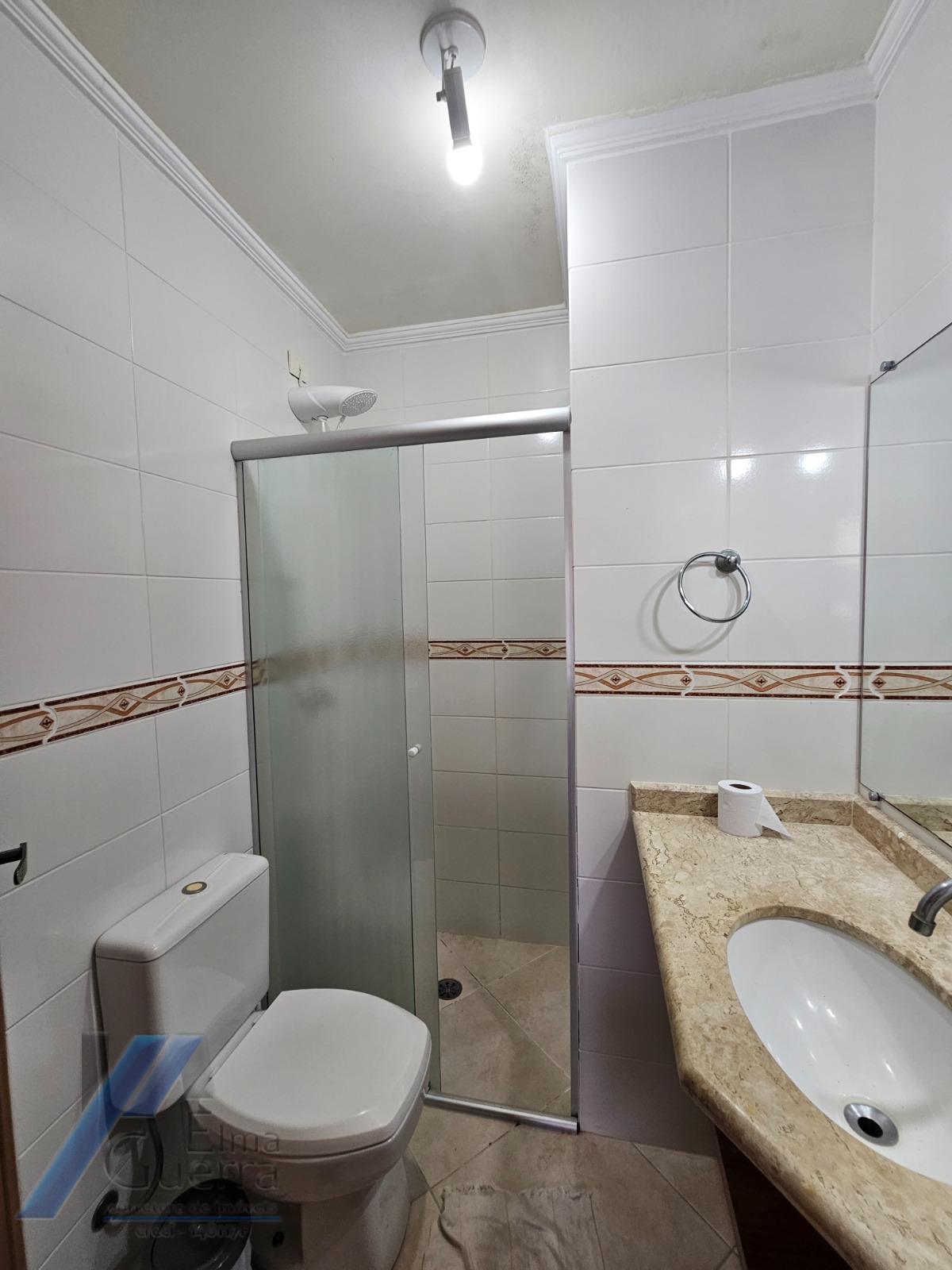 Ubatuba, Praia Grande - Apartamento cobertura duplex com 02 dormitórios sendo 01 suíte, a 400 metros do mar.