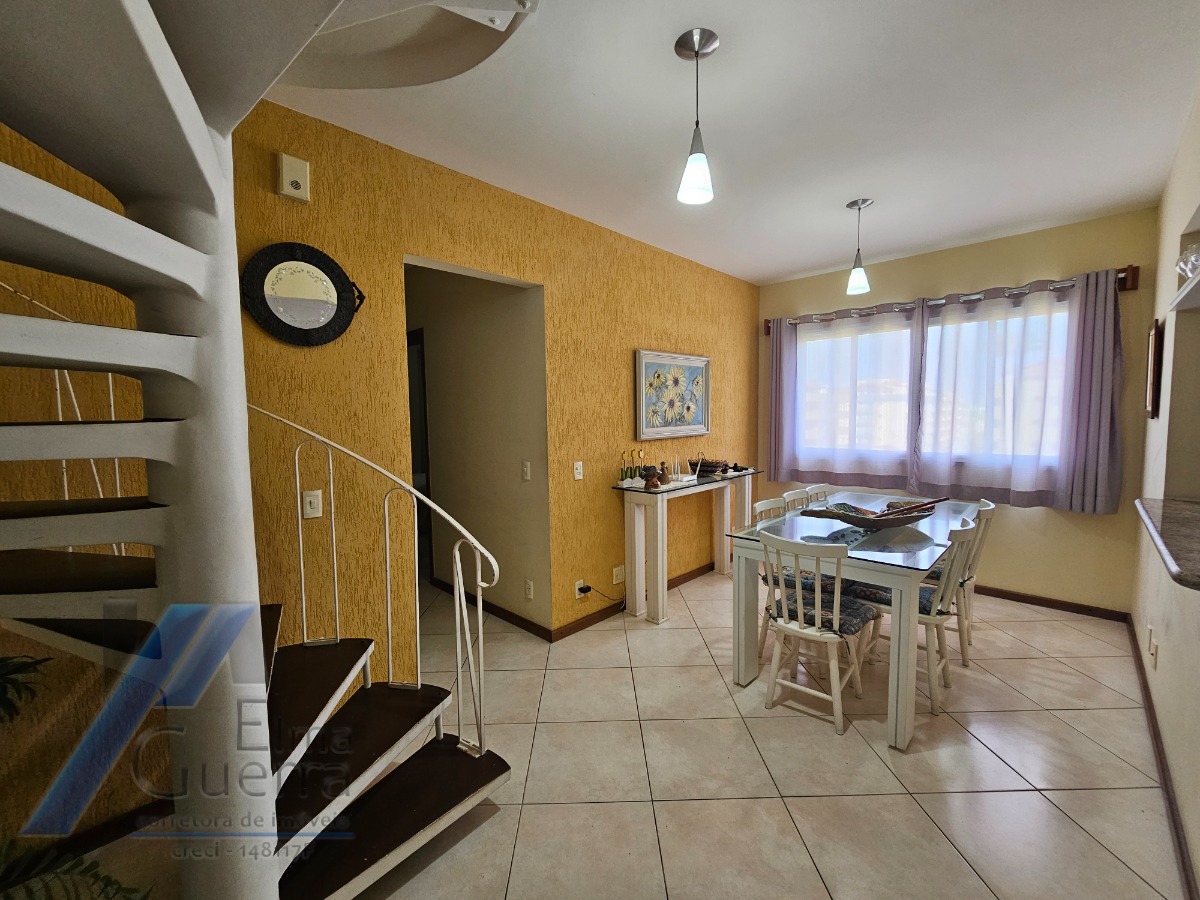 Ubatuba, Praia Grande - Apartamento cobertura duplex com 02 dormitórios sendo 01 suíte, a 400 metros do mar.